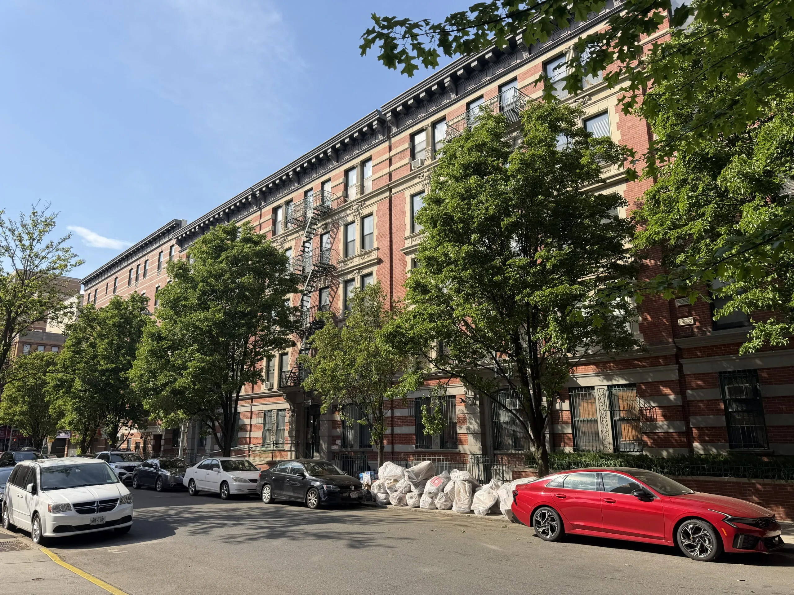 Choosing a Property Management Company in FiDi: A Guide for Boards